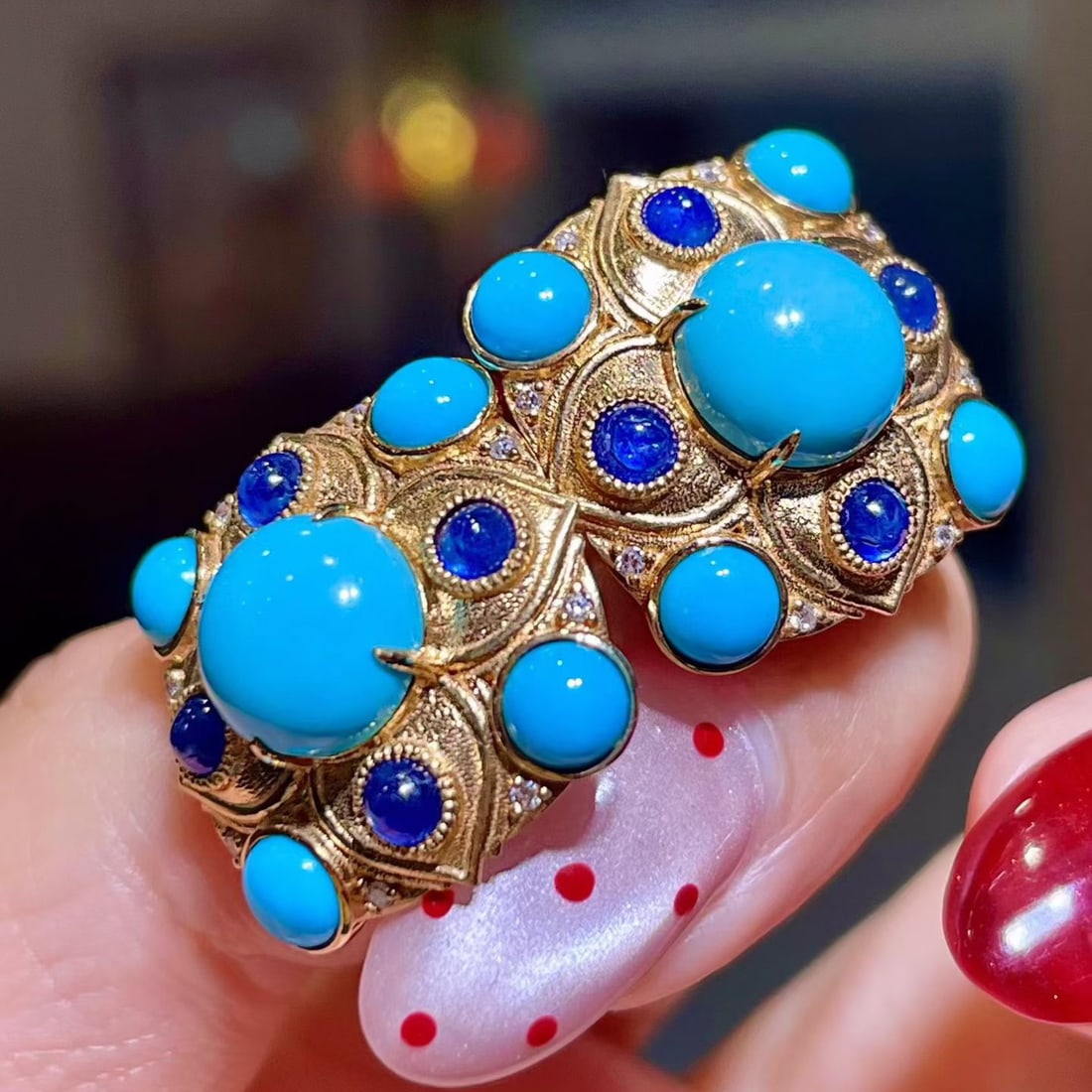 14k Gold 7.52 Ctw Natural Blue Turquoise & Sapphire Earrings: Ref:231112411 // gold content:14k gold // main gemstone:blue turquoise // shape:round // carat weight:6. 10ct // color:blue // treatment:natural // cut grade:g // // adjacent gemstone 2 : sapphire //