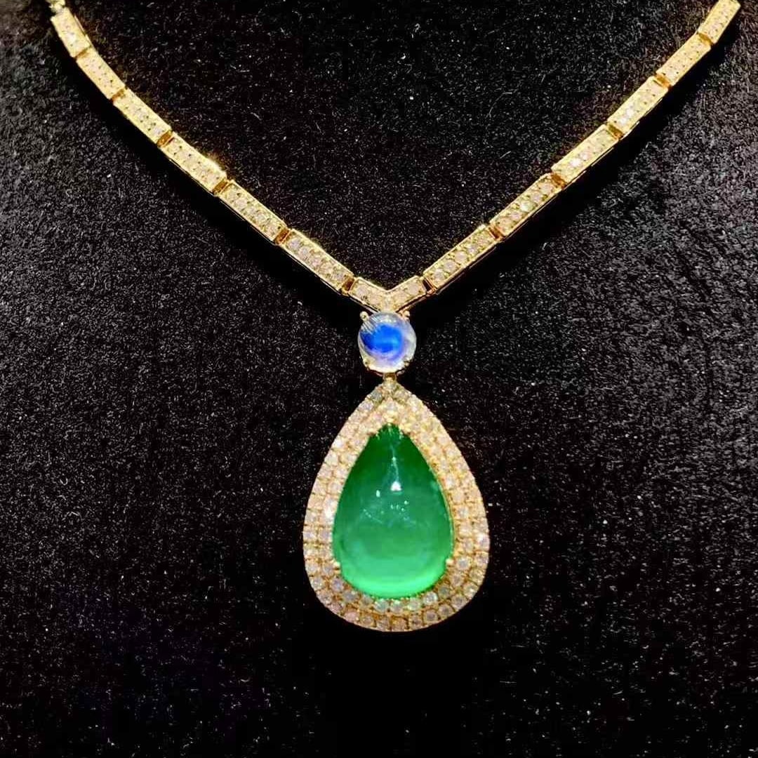 14k Gold 5.02 Ct Natural Emerald & Diamond Necklace: Ref:231109023 // gold content:14k gold // main gemstone:emerald // shape:pear // carat weight:5. 02ct // color:green // treatment:natural // // adjacent gemstone 2 : diamond // shape:round // clarity 