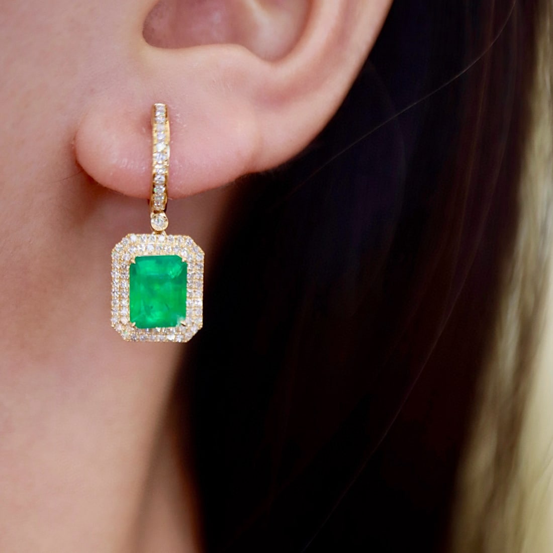 14k Gold 3.50 Ctw Vivid Green Natural Emerald & Diamond Earrings - 2