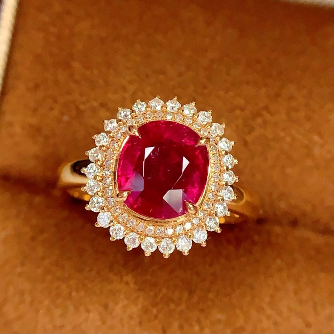 14k Gold 3 Ct Natural Tourmaline & Diamond Ring: Ref:231109094 // gold content:14k gold // ring size:7. 25us // // main gemstone:tourmaline // shape:oval // carat weight:3ct // color:red // treatment:natural // // adjacent gemstone 2 : diamond // nu