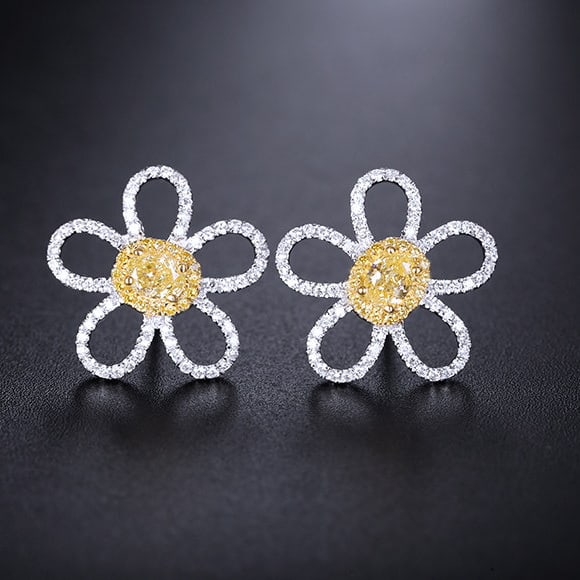 14k Gold 0.89 Ctw Natural Yellow Diamond & Diamond Earrings: Ref:231109115 // gold content:14k gold // main gemstone:yellow diamond // shape:oval // carat weight:0. 44ct // color:yellow // treatment:natural // // adjacent gemstone 2 : diamond // shape:round //
