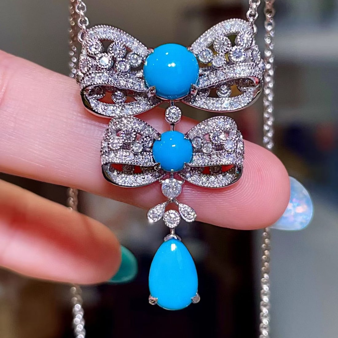 14k Gold 4.19 Ctw Natural Blue Turquoise & Diamond Necklace: Ref:231109132 // gold content:14k gold // main gemstone:blue turquoise // shape:multiple // carat weight:3. 28ct // color:blue // treatment:natural // // adjacent gemstone 2 : diamond // shape:round