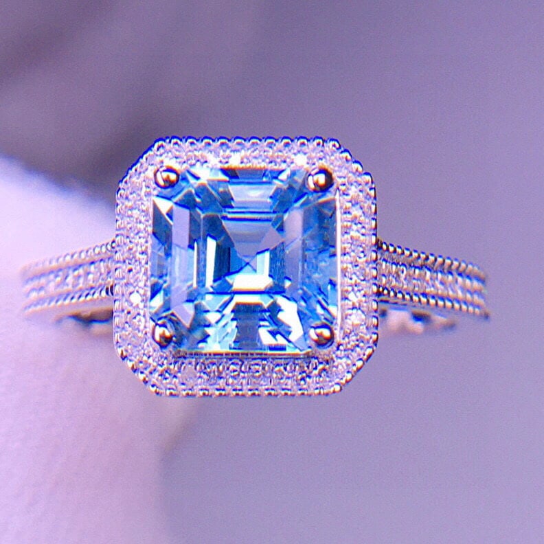 14k Gold 1.85 Ct Natural Aquamarine & Diamond Ring: Ref:231109134 // gold content:14k gold // ring size:7. 25us // // main gemstone:aquamarine // shape:octagonal // carat weight:1. 85ct // color:santa maria color // treatment:natural // // adjacent