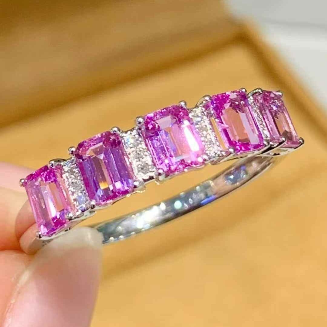 14k Gold 1.6 Ct Natural Padparadscha Sapphire & Diamond Ring: Ref:231109193 // gold content:14k gold // ring size:7. 25us // // main gemstone:padparadscha sapphire // shape:octagonal // carat weight:1. 6ct // color:orangish pink // treatment:natural // //
