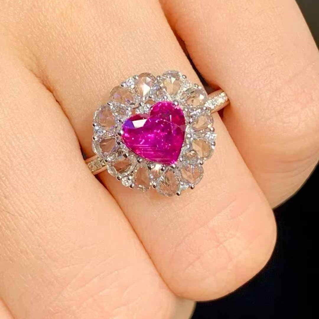 14k Gold 1.04 Ct Natural Ruby & Diamond Ring: Ref:231109194 // gold content:14k gold // ring size:7. 25us // // main gemstone:ruby // shape:heart // carat weight:1. 04ct // color:red // treatment:natural // // adjacent gemstone 2 : diamond //