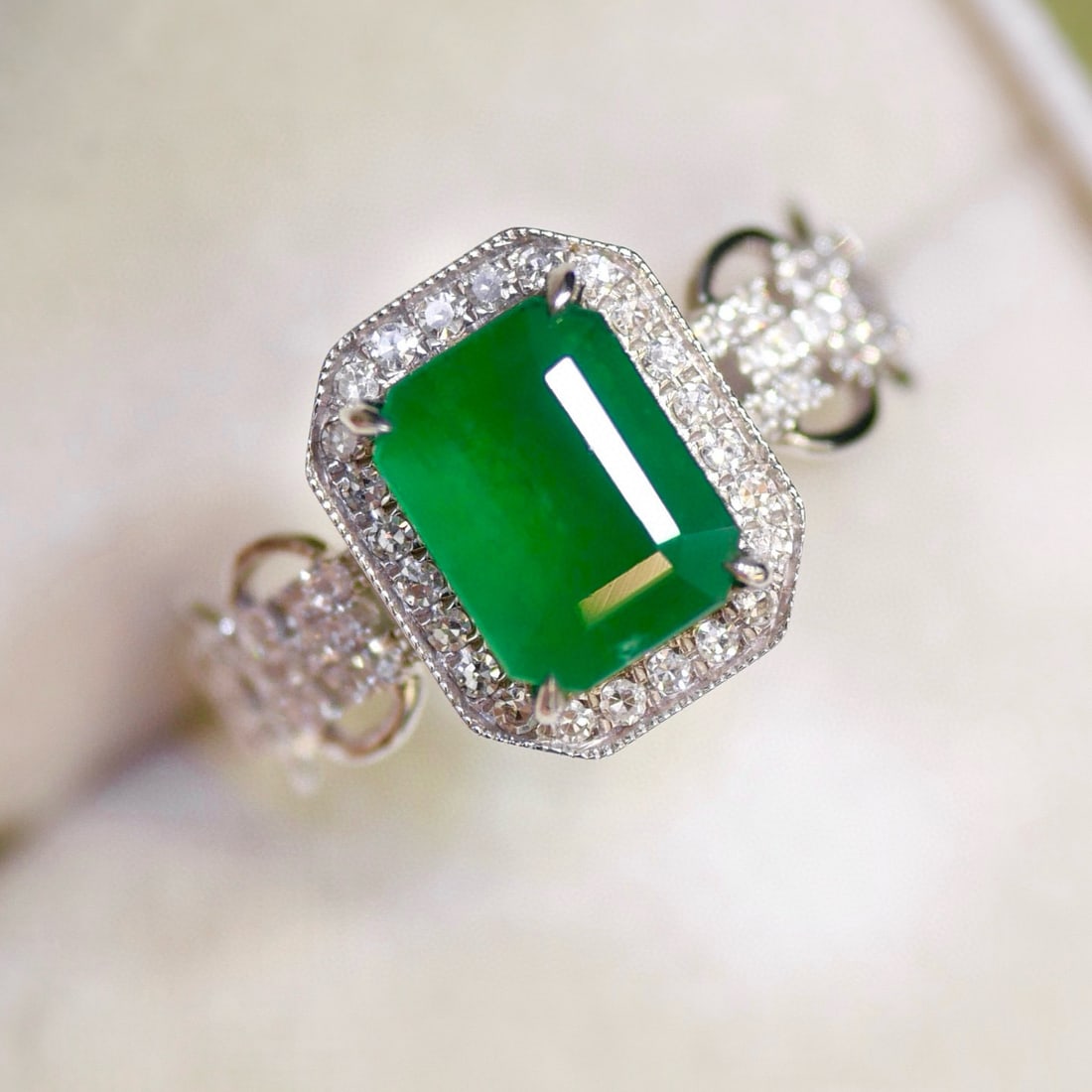14k Gold 1.95 Ctw Vivid Green Natural Emerald & Diamond Ring: Ref:231109230 // gold content:14k gold // ring size:7. 25us // // main gemstone:emerald // shape:octagonal // carat weight:1. 65ct // color:vivid green // treatment:natural // // adjacent gemstone 2 :