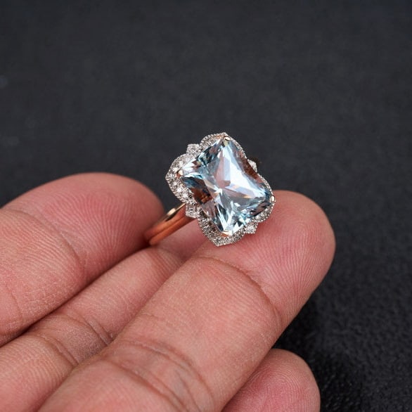 14k Gold 4.48 Ct Natural Aquamarine & Diamond Ring - 8