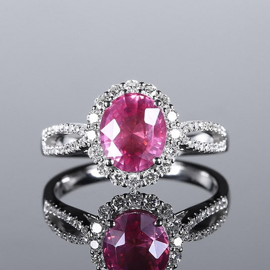 14k Gold 2.50 Ctw Natural Spinel & Diamond Ring: Ref:231110004 // gold content:14k gold // ring size:7. 25us // // main gemstone:spinel // shape:oval // carat weight:2. 1ct // color:pink // treatment:natural // // adjacent gemstone 2 : diamond //
