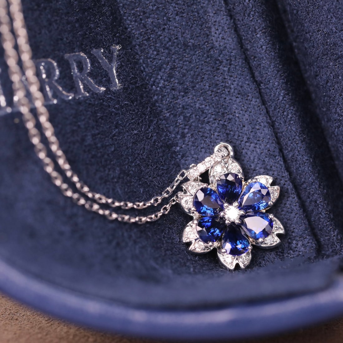 14k Gold 1.55 Ct Natural Sapphire & Diamond Necklace: Ref:231110024 // gold content:14k gold // main gemstone:sapphire // shape:pear // carat weight:1. 55ct // color:blue // treatment:natural // // adjacent gemstone 2 : diamond // shape:round // clarity