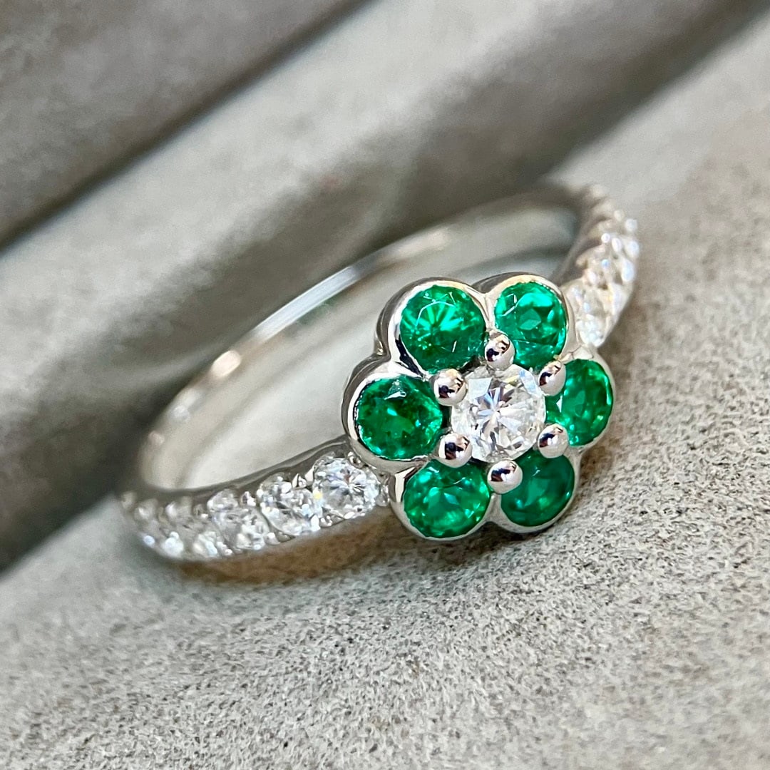 14k Gold 1.6 Ctw Vivid Green Natural Emerald & Diamond Ring - 5