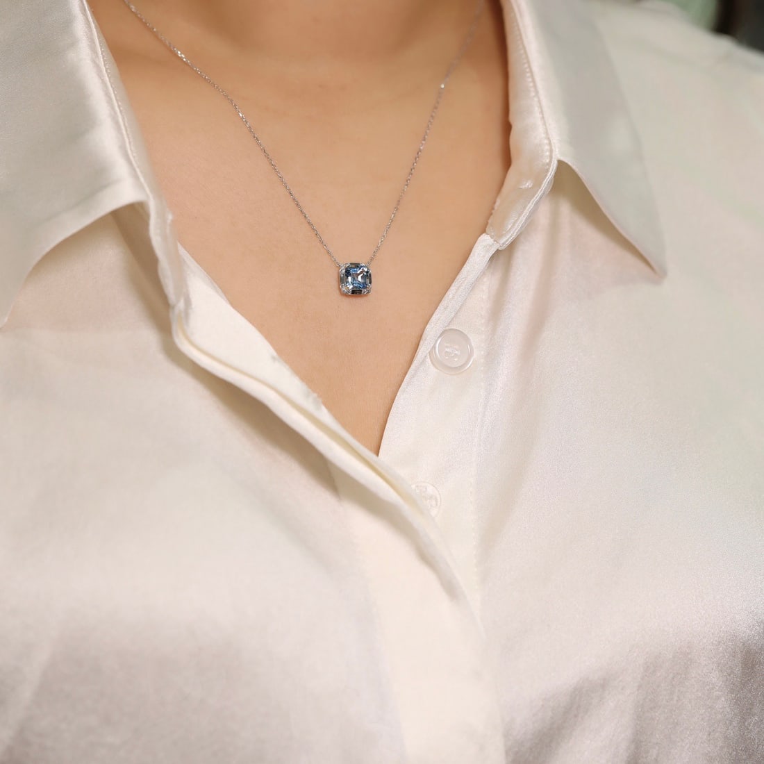 14k Gold 1.12 Ct Natural Aquamarine & Diamond Necklace - 6