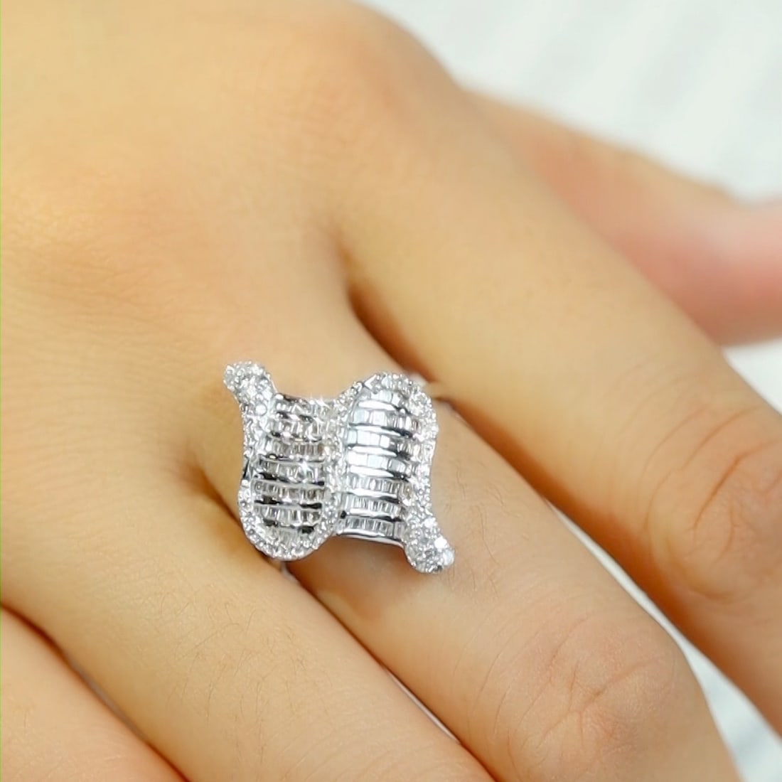 14k Gold 0.75 Ct Natural H Diamond Ring - 6