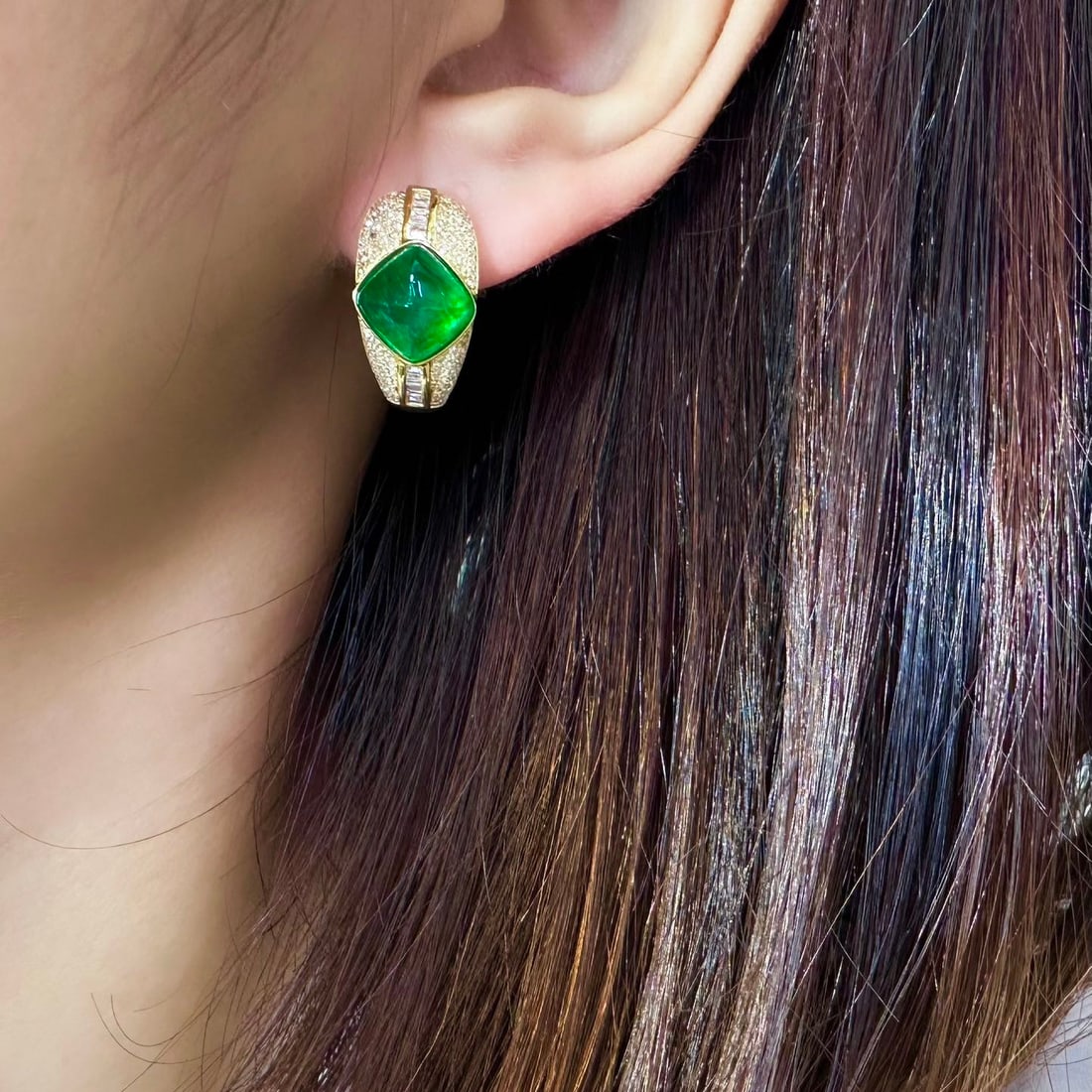 14k Gold 6.45 Ct Vivid Green Natural Emerald & Diamond Earrings - 4