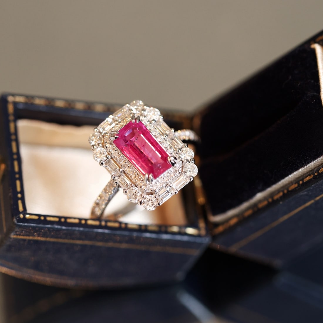 14k Gold 3.10 Ctw Natural Ruby & Diamond Ring: Ref:231110114 // gold content:14k gold // ring size:7. 25us // // main gemstone:ruby // shape:octagonal // carat weight:2. 05ct // color:red // treatment:natural // // adjacent gemstone 2 : diamond