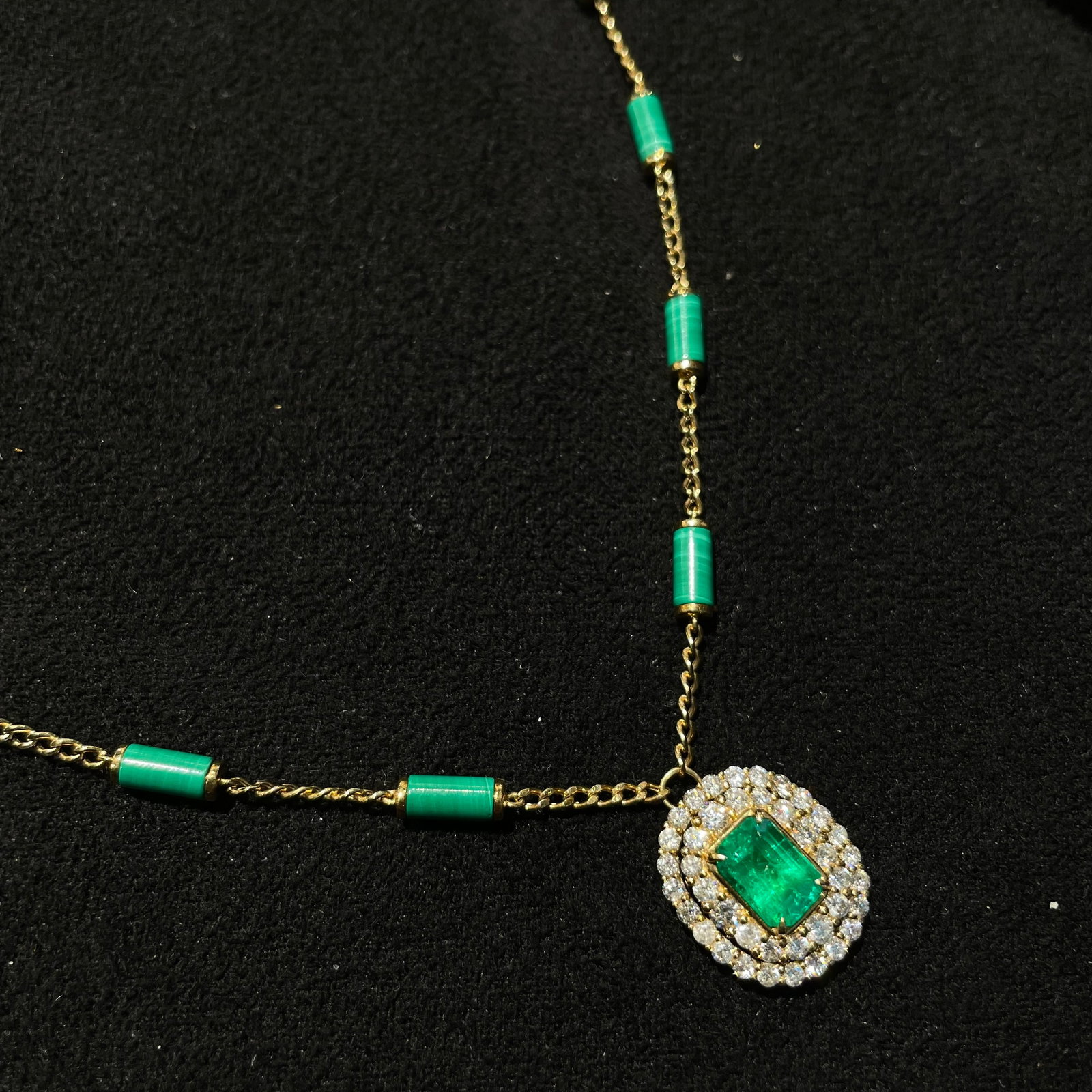 14k Gold 1 Ct Vivid Green Natural Emerald & Diamond Necklace - 7