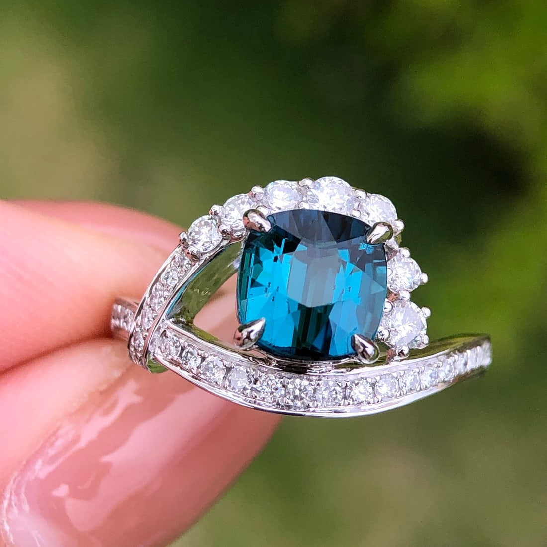 14k Gold 2.1 Ct Natural Tourmaline & Diamond Ring - 4