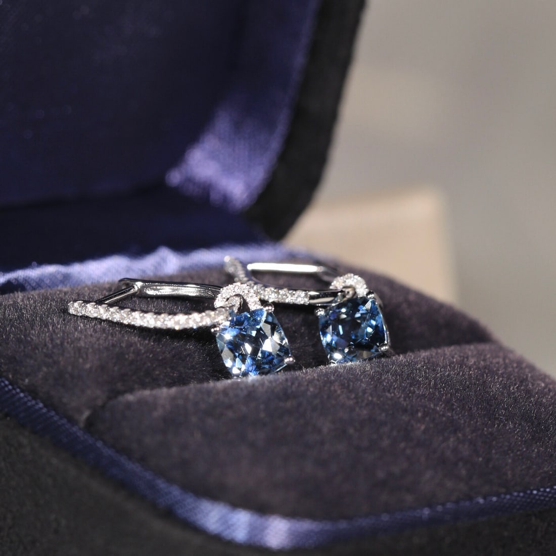 14k Gold 1.00 Ct Natural Aquamarine & Diamond Earrings - 2