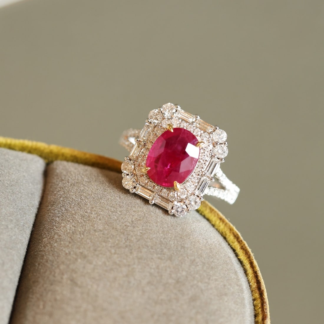 14k Gold 3.10 Ctw Natural Ruby & Diamond Ring: Ref:231110169 // gold content:14k gold // ring size:7. 25us // // main gemstone:ruby // shape:oval // carat weight:2. 09ct // color:red // treatment:natural // // adjacent gemstone 2 : diamond //