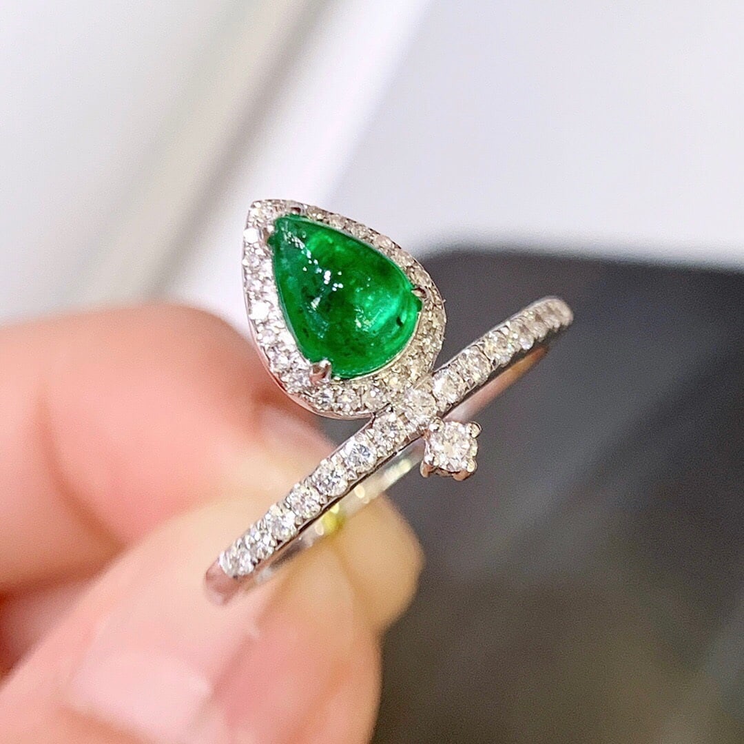 14k Gold 0.8 Ct Vivid Green Natural Emerald & Diamond Ring - 2