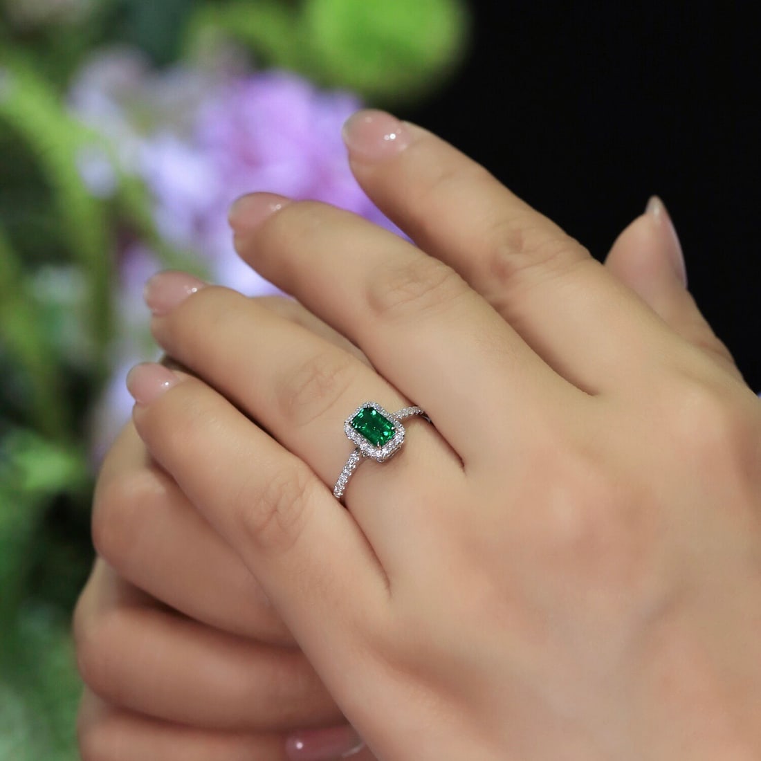 14k Gold 0.85 Ct Vivid Green Natural Emerald & Diamond Ring - 4