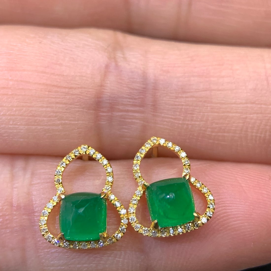 14k Gold 1.32 Ctw Vivid Green Natural Emerald & Diamond Earrings - 2