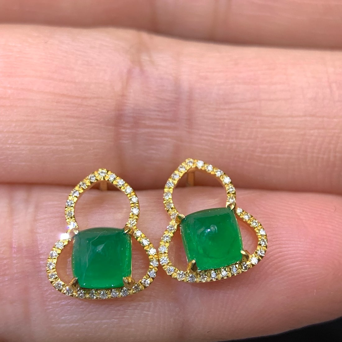 14k Gold 1.32 Ctw Vivid Green Natural Emerald & Diamond Earrings - 3