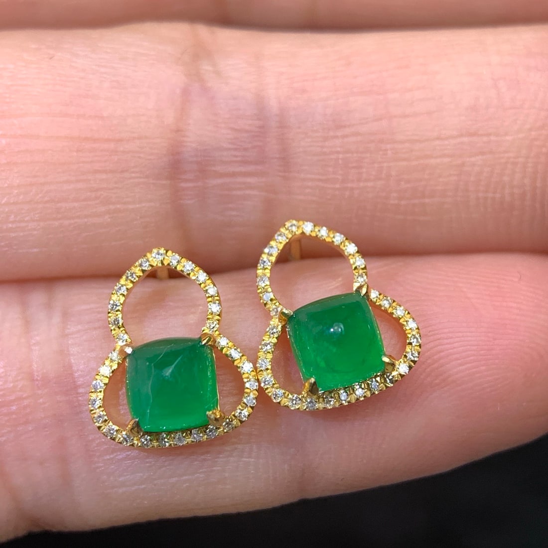 14k Gold 1.32 Ctw Vivid Green Natural Emerald & Diamond Earrings - 5