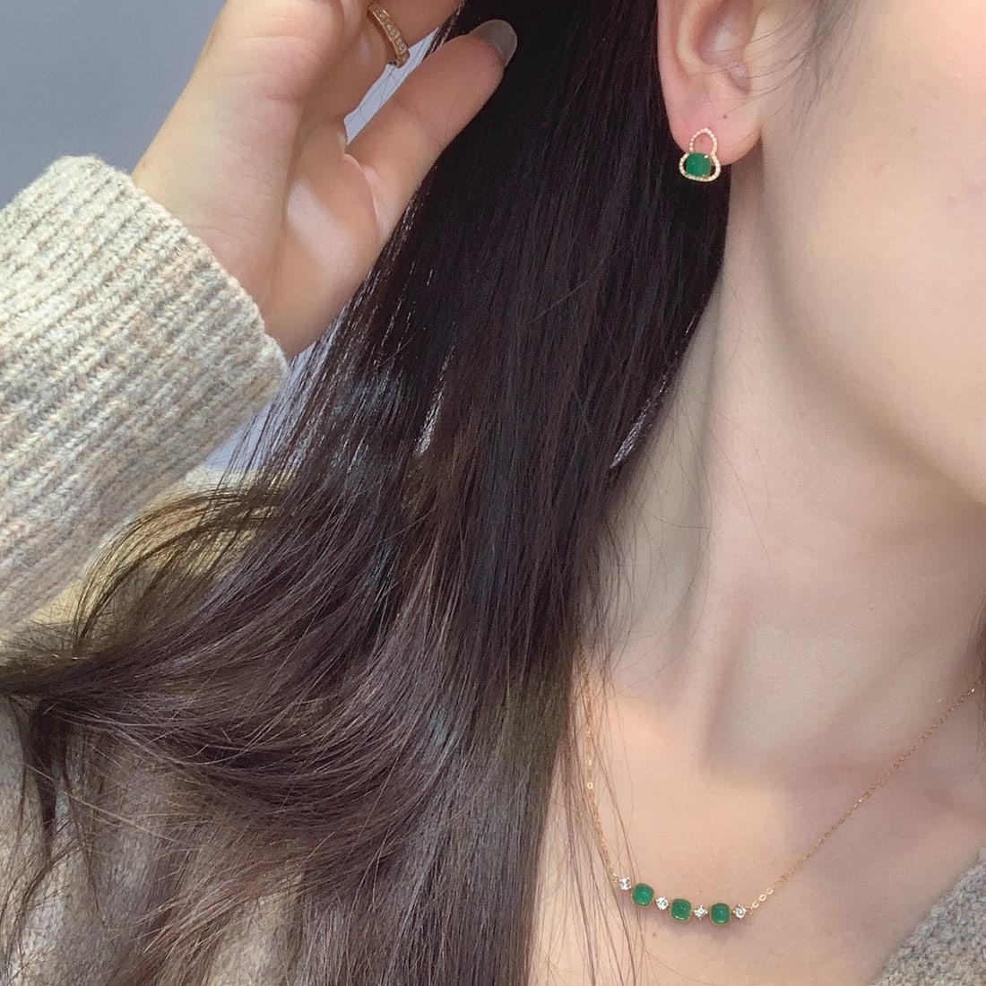 14k Gold 1.32 Ctw Vivid Green Natural Emerald & Diamond Earrings - 9