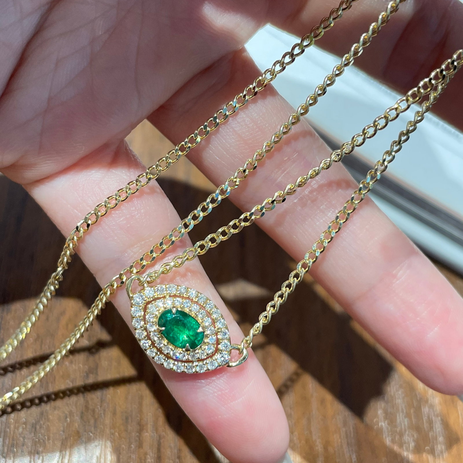 14k Gold 0.55 Ct Vivid Green Natural Emerald & Diamond Necklace - 4
