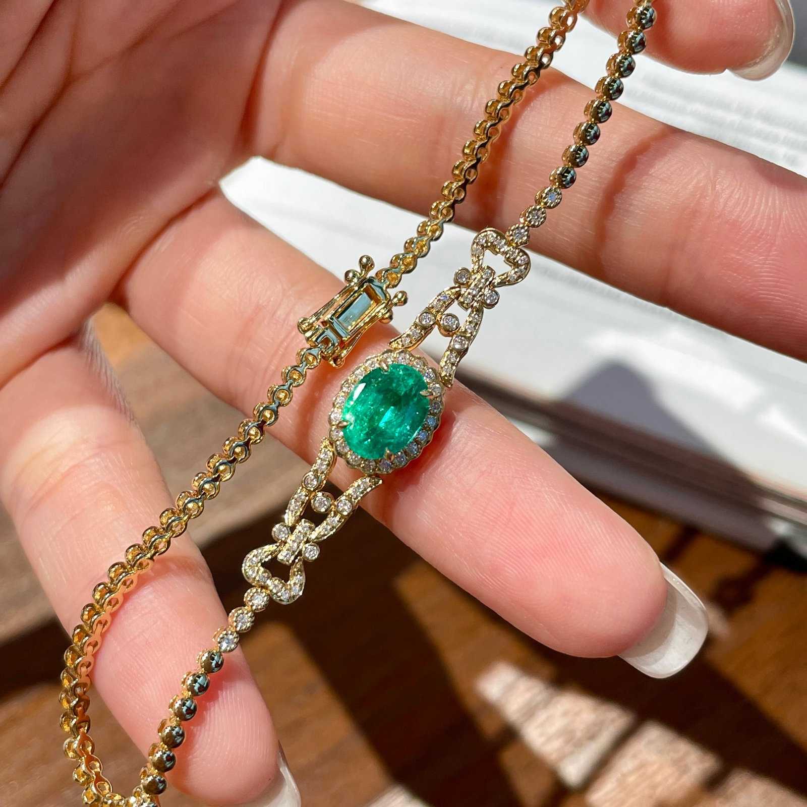 14k Gold 1.4 Ct Vivid Green Natural Emerald & Diamond Bracelet - 3