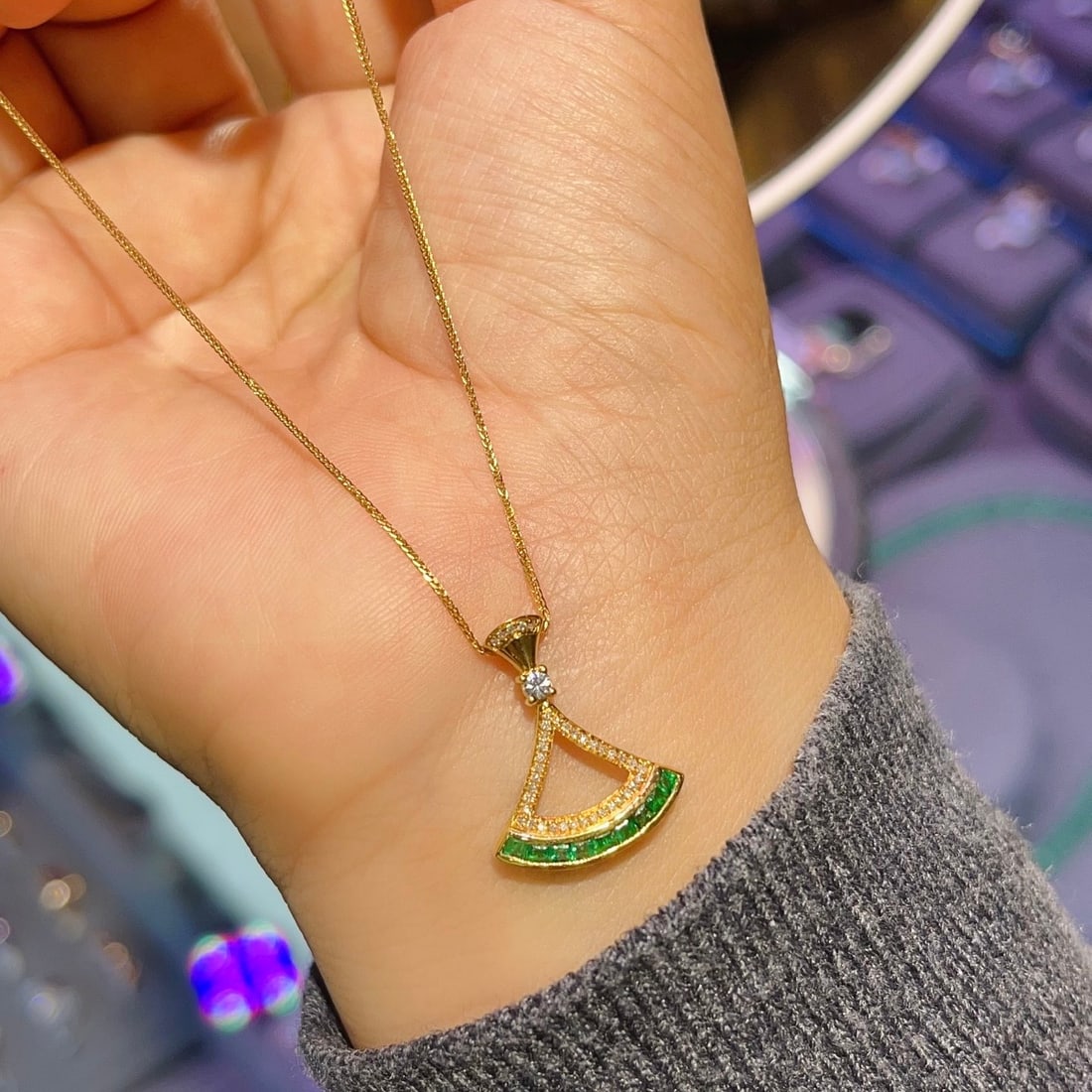 14k Gold 0.80 Ct Vivid Green Natural Emerald & Diamond & Sapphire Necklace - 3