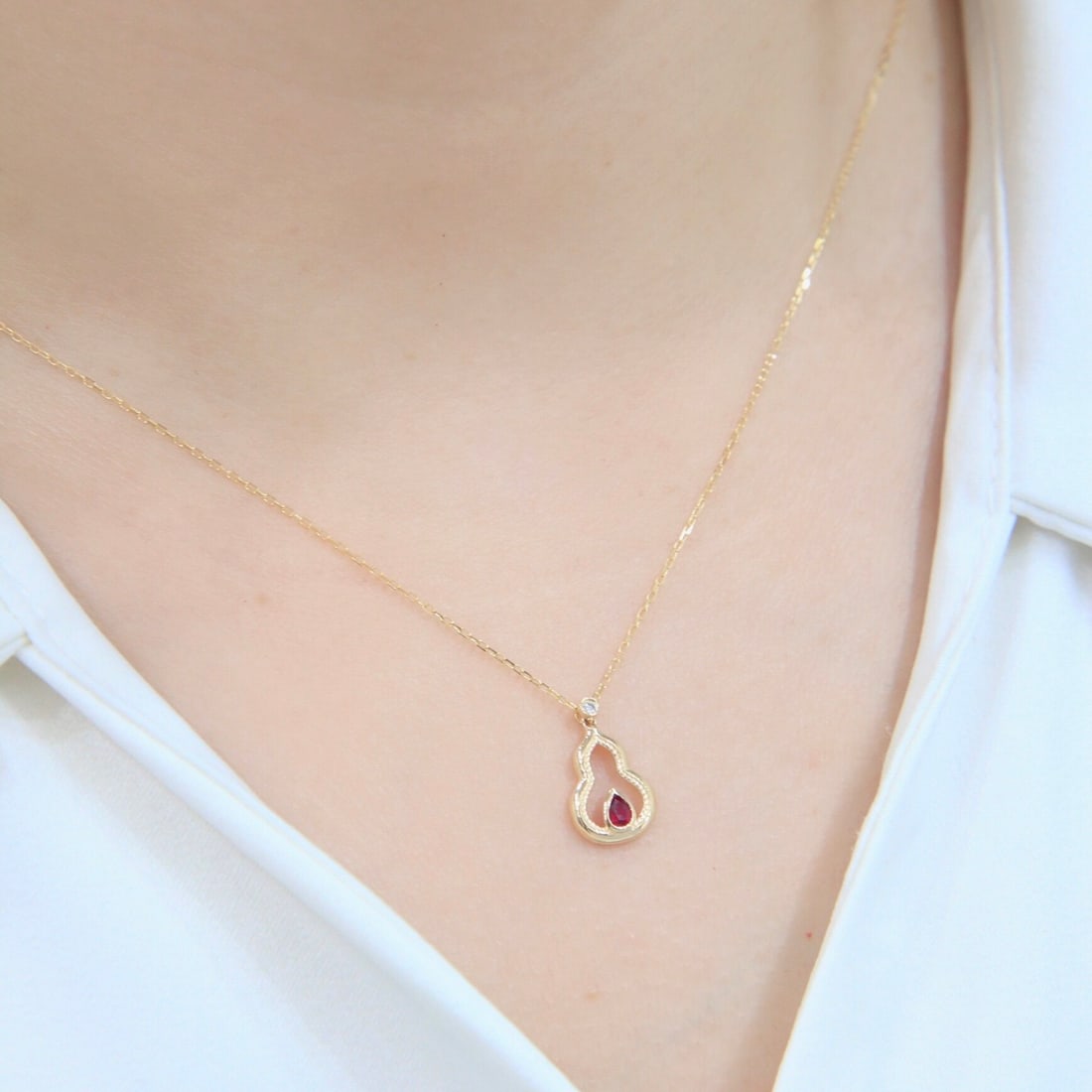 14k Gold 0.16 Ctw Natural Ruby & Diamond Necklace - 4