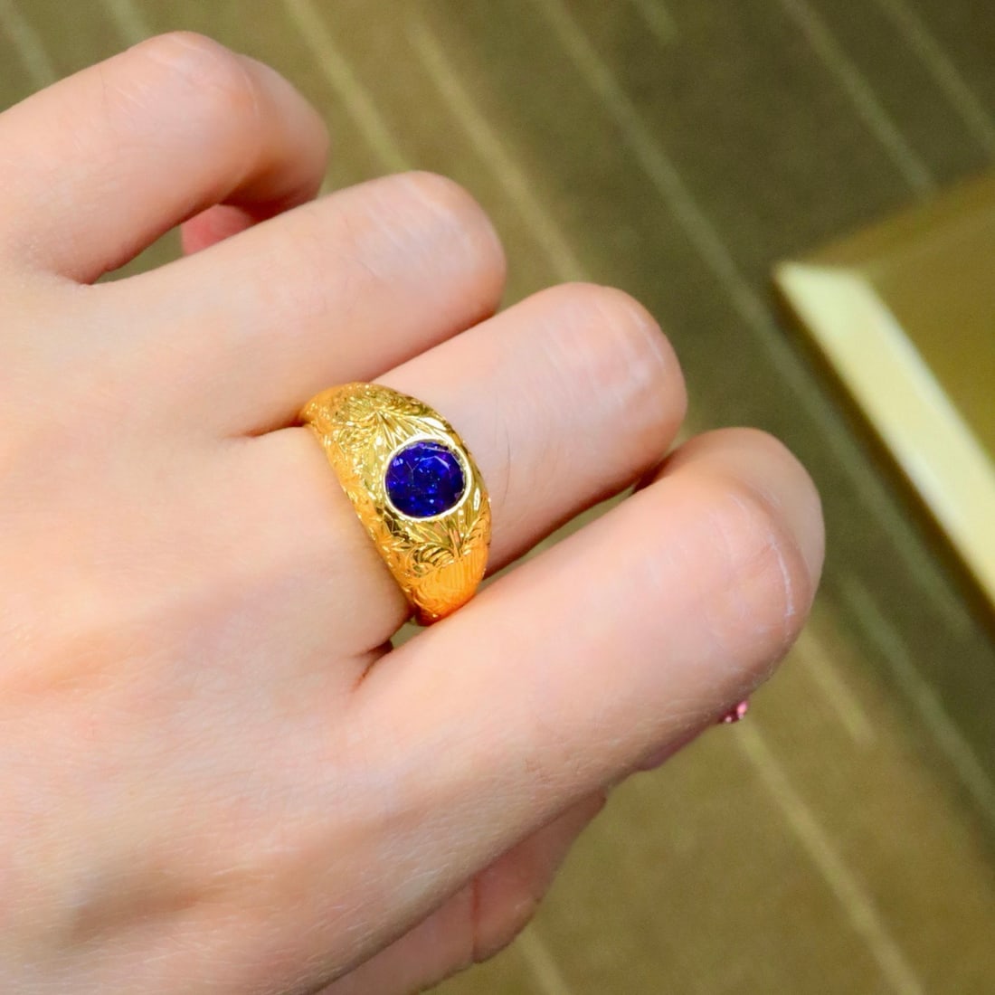 14k Gold 2.05 Ct Natural Sapphire Ring - 4