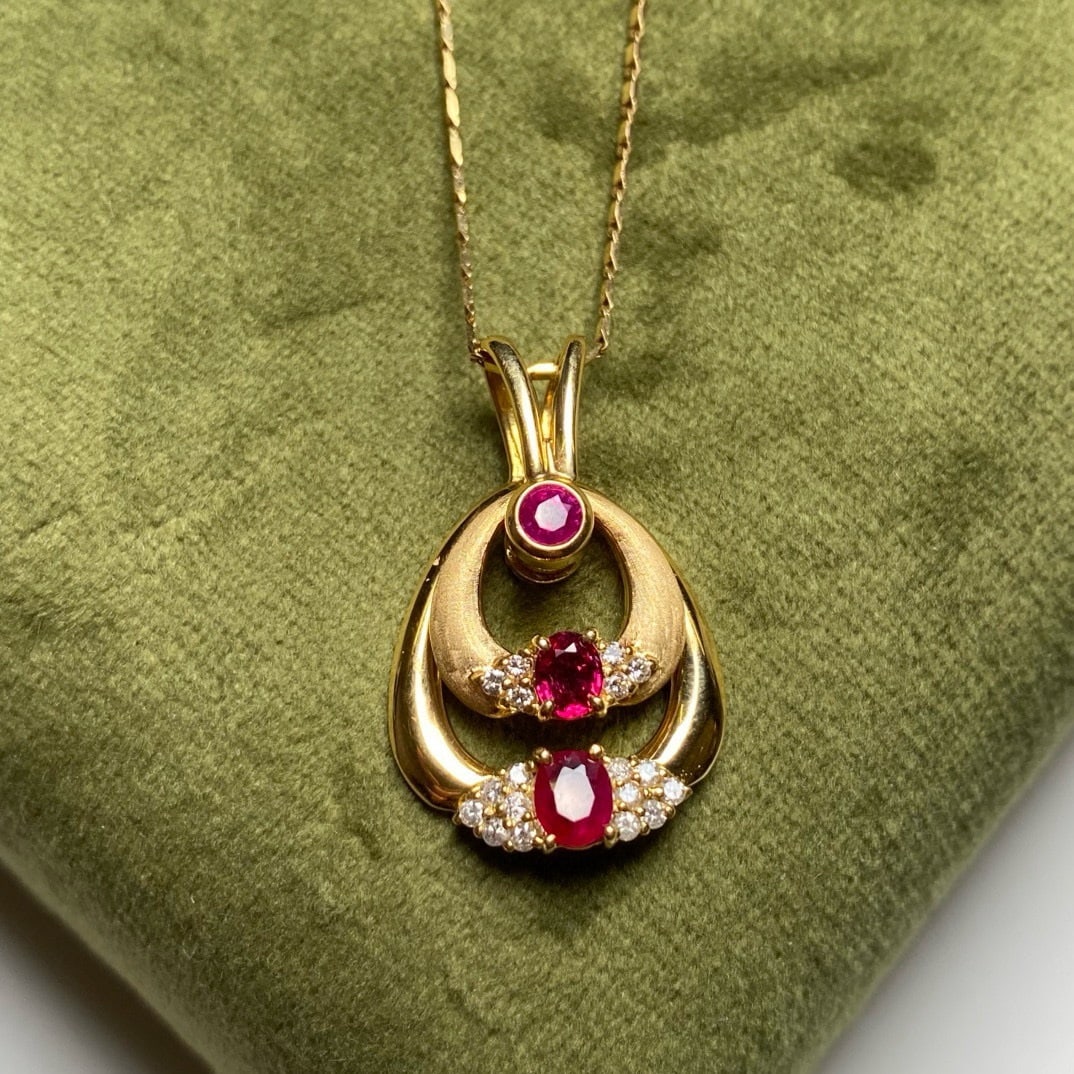 14k Gold 1.04 Ctw Natural Ruby & Diamond Pendant( Without Chain ): Ref:231110224 // gold content:14k gold // main gemstone:ruby // shape:multiple // carat weight:0. 86ct // color:red // treatment:natural // // adjacent gemstone 2 : diamond // shape:round // carat