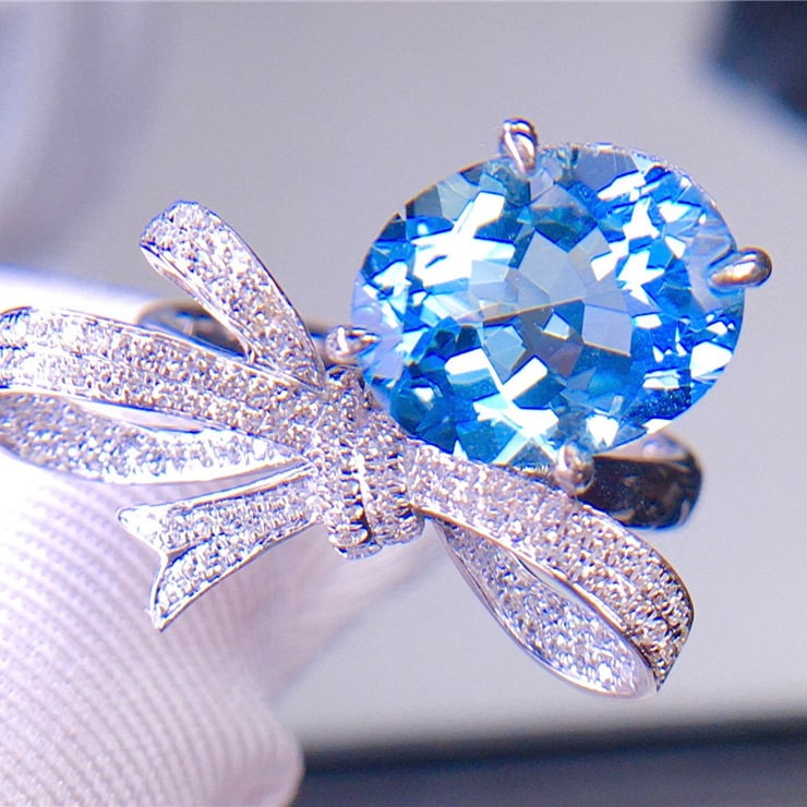 14k Gold 3.6 Ct Natural Aquamarine & Diamond Ring: Ref:231110271 // gold content:14k gold // ring size:7. 25us // // main gemstone:aquamarine // shape:oval // carat weight:3. 6ct // color:santa maria color // treatment:natural // // adjacent gemstone