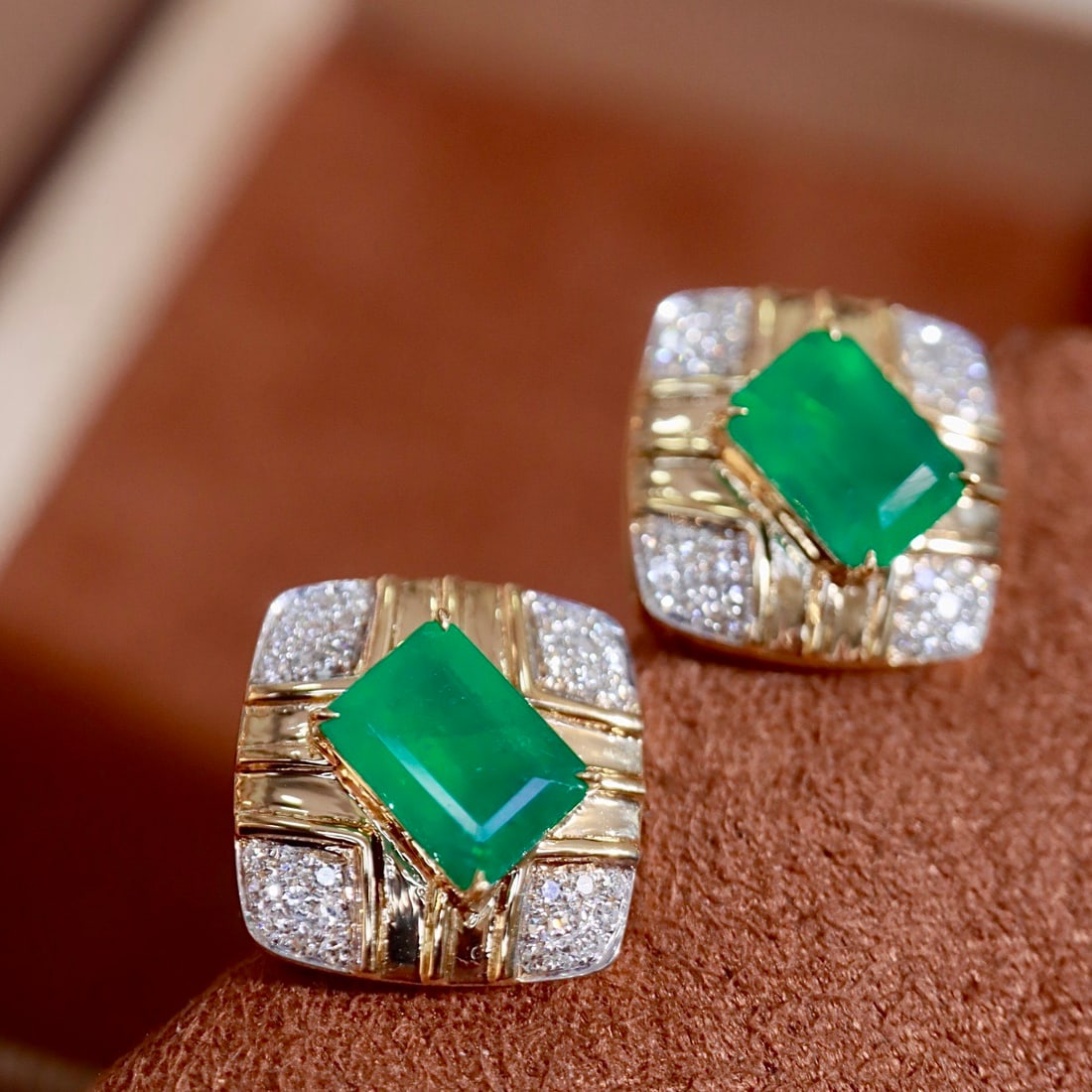 14k Gold 2.46 Ctw Vivid Green Natural Emerald & Diamond Earrings - 3