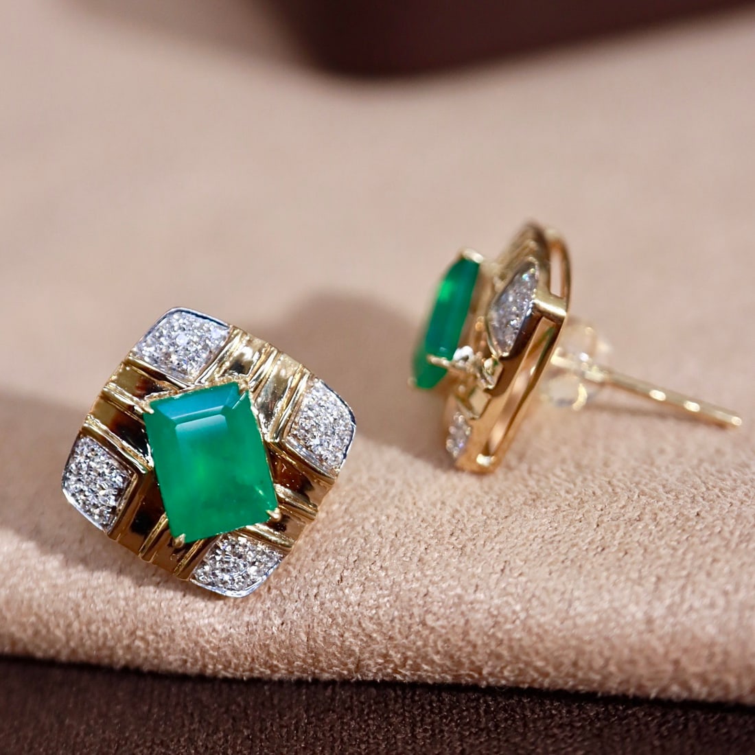 14k Gold 2.46 Ctw Vivid Green Natural Emerald & Diamond Earrings - 4