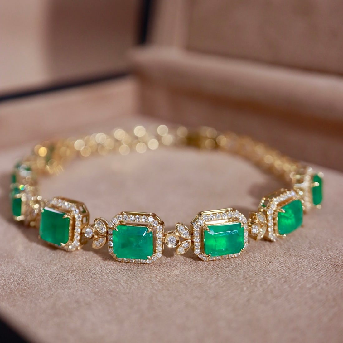 14k Gold 7.34 Ctw Natural Emerald & Diamond Bracelet - 5
