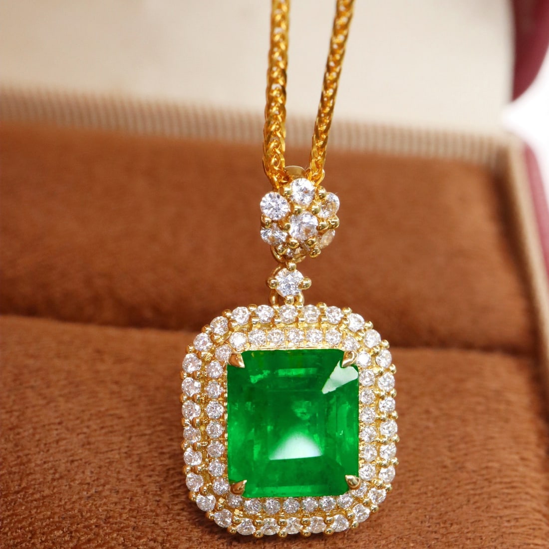 14k Gold 2.59 Ctw Vivid Green Natural Emerald & Diamond Pendant( Without Chain ) - 2