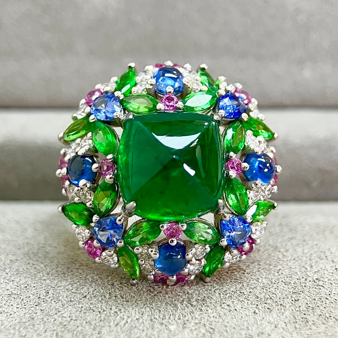 14k Gold 4.93 Ctw Vivid Green Natural Emerald & Diamond Ring: Ref:231110328 // gold content:14k gold // ring size:7. 25us // // main gemstone:emerald // shape:sugar-loaf // carat weight:4. 56ct // color:vivid green // treatment:natural // // adjacent gemstone 2