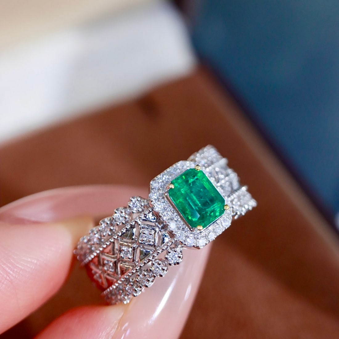 14k Gold 1.16 Ctw Vivid Green Natural Emerald & Diamond Ring - 7