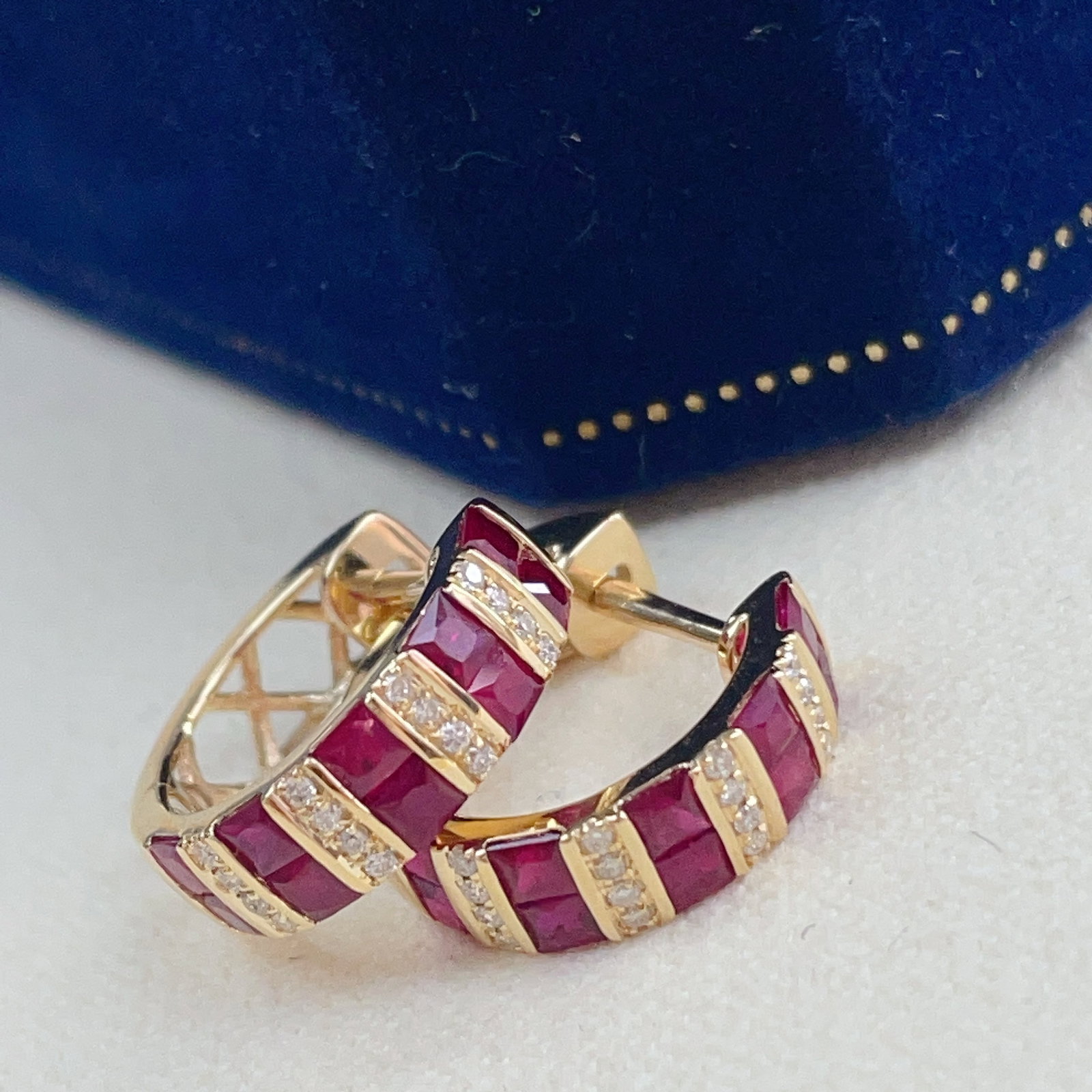 14k Gold 1.14 Ctw Natural Ruby & Diamond Earrings: Ref:231110363 // gold content:14k gold // main gemstone:ruby // shape:princess // carat weight:1. 04ct // color:red // treatment:natural // // adjacent gemstone 2 : diamond // shape:round // carat wei