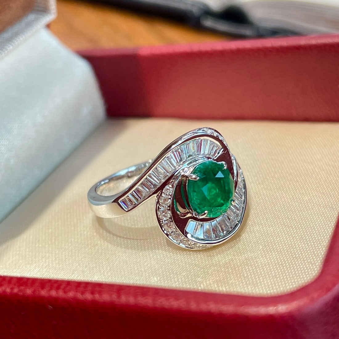 14k Gold 1.12 Ct Vivid Green Natural Emerald & Diamond Ring - 5
