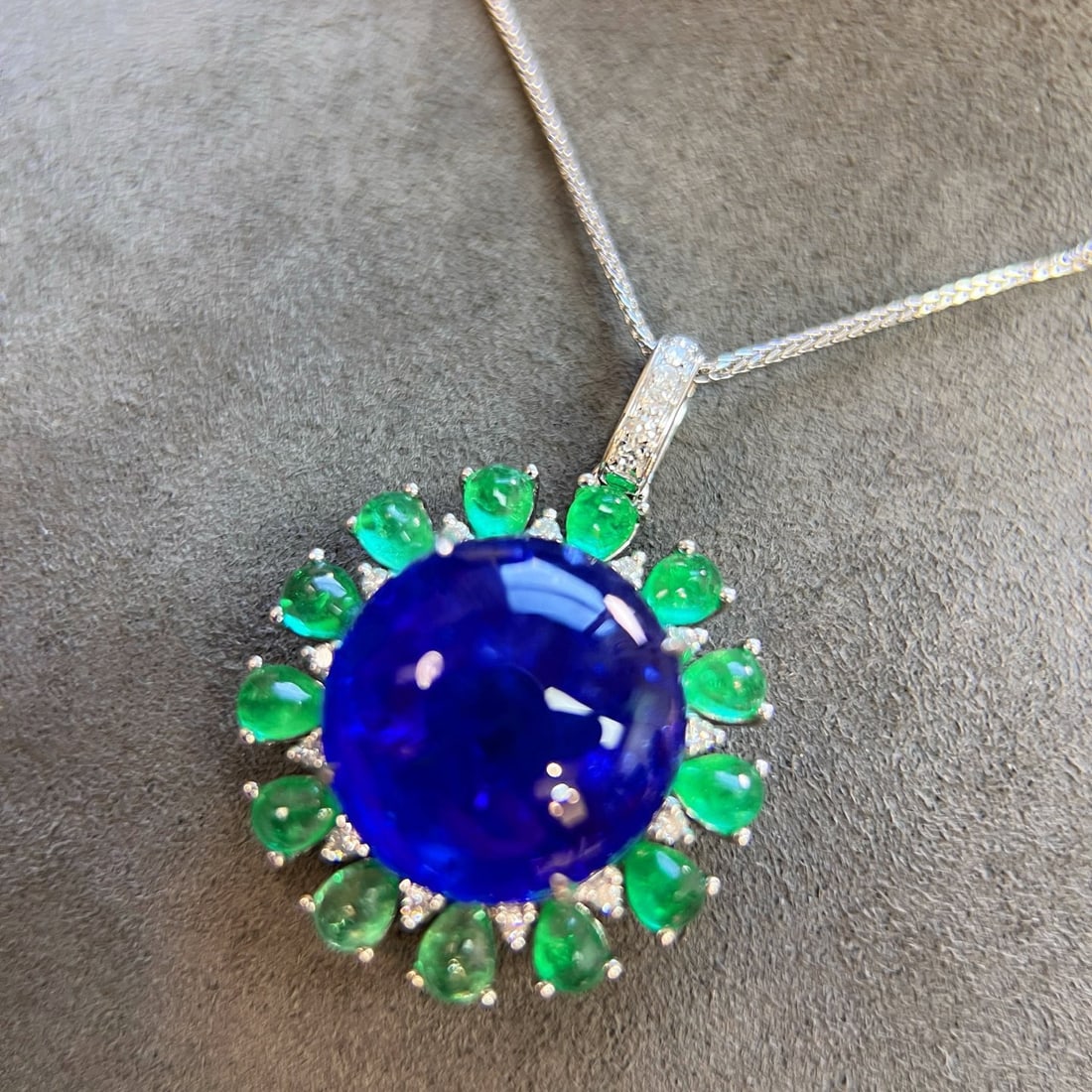 14k Gold 20.00 Ctw Natural Tanzanite & Emerald Pendant( Without Chain ) - 5