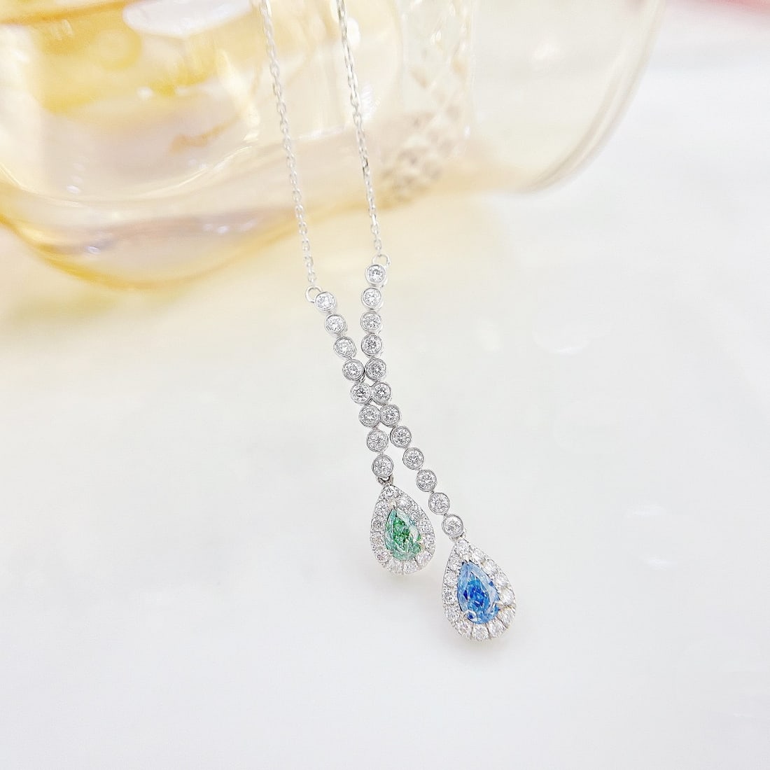 14k Gold 0.89 Ctw Natural Color Diamond & Diamond Necklace: Ref:231110384 // gold content:14k gold // main gemstone:color diamond // shape:pear // carat weight:0. 18ct // color:color // treatment:natural // // adjacent gemstone 2 : diamond // shape:round //