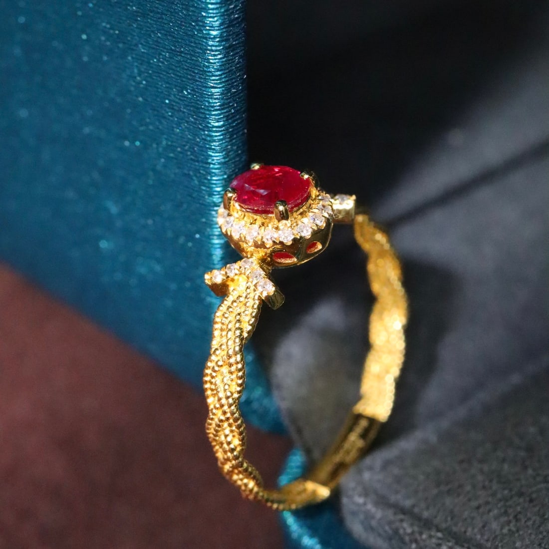 14k Gold 0.55 Ctw Natural Ruby & Diamond Ring - 4