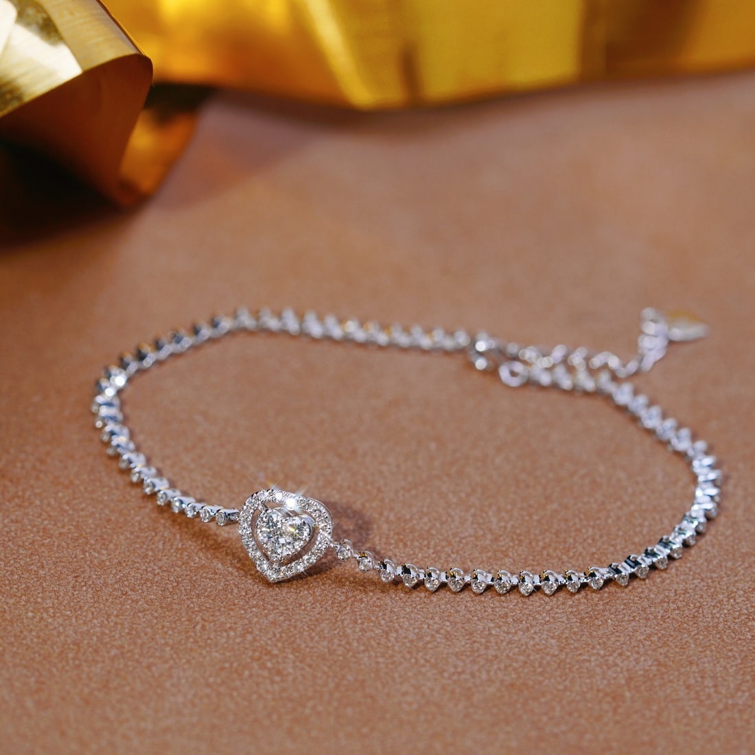 14k Gold 0.75 Ct Natural H Diamond Bracelet: Ref:231110404 // gold content:14k gold // main gemstone:diamond // shape:round // carat weight:0. 75ct // clarity grade:vs-si // color:h // treatment:natural // cut grade:g // Condition: New Low