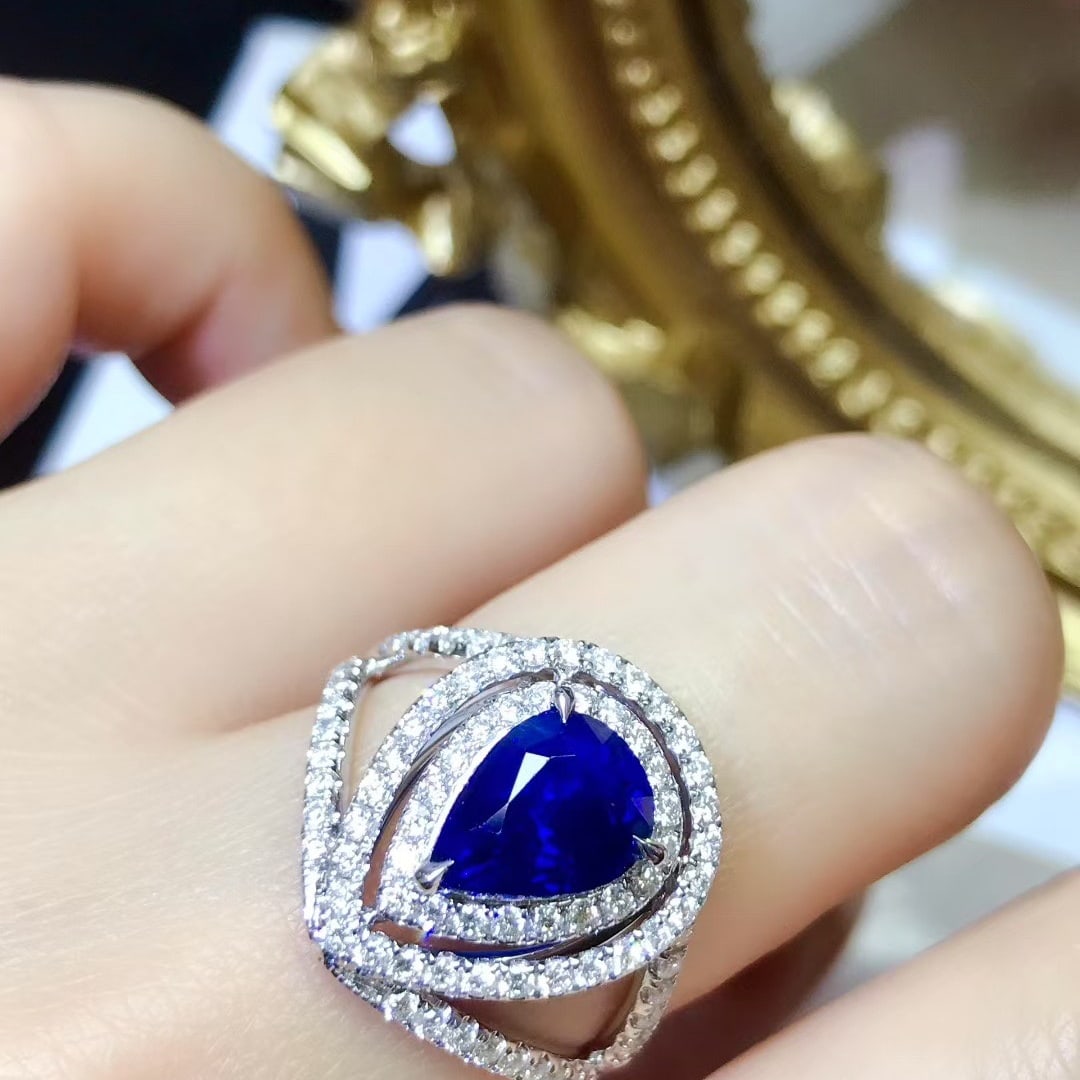 14k Gold 3.25 Ctw Vivid Blue Natural Sapphire & Diamond Ring - 6