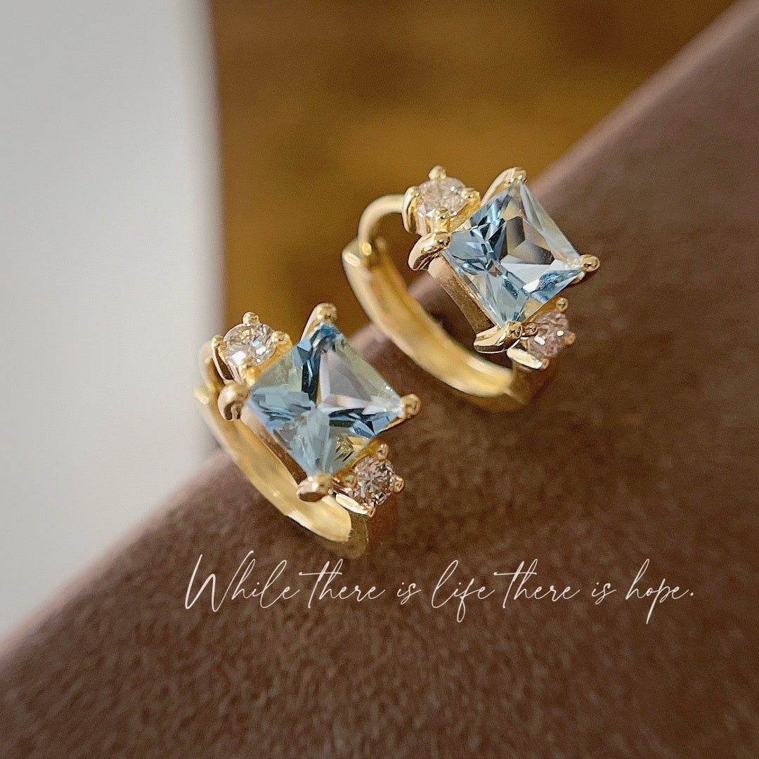14k Gold 1.6 Ctw Natural Aquamarine & Diamond Earrings: Ref:231110417 // gold content:14k gold // main gemstone:aquamarine // shape:princess // carat weight:1. 4ct // color:blue // treatment:natural // // adjacent gemstone 2 : diamond // shape:round //