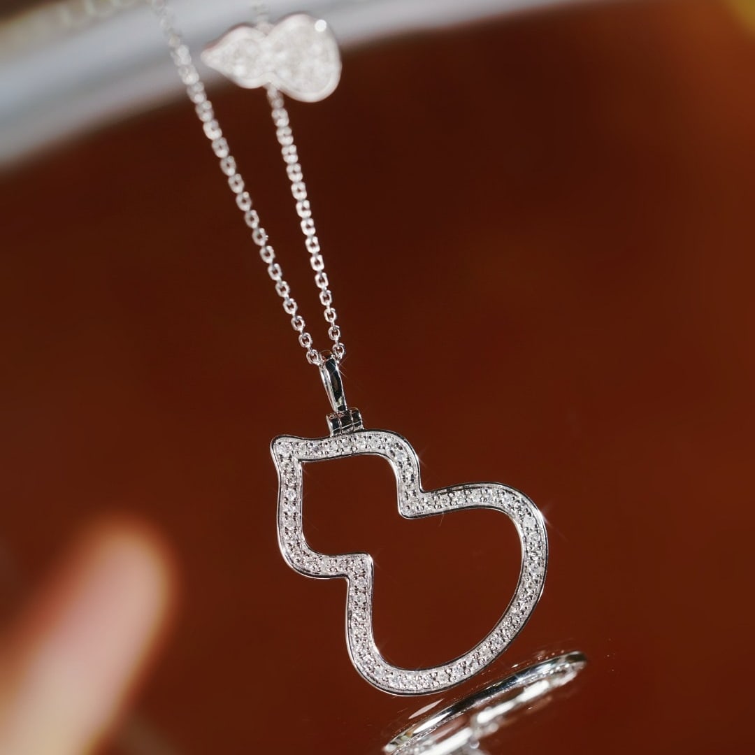 14k Gold 0.35 Ct Natural H Diamond Necklace: Ref:231110434 // gold content:14k gold // main gemstone:diamond // shape:round // carat weight:0. 35ct // clarity grade:vs-si // color:h // treatment:natural // cut grade:g // Low Estimate: 3700